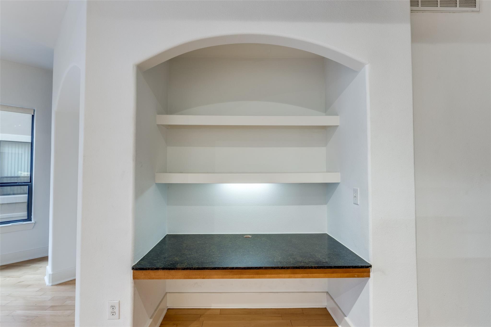 1901 Post Oak Boulevard 2220