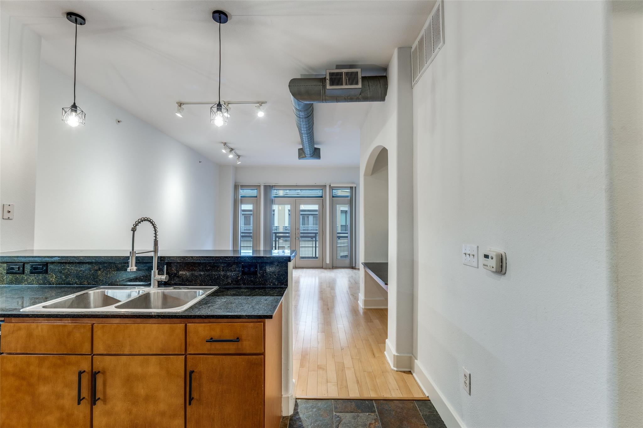 1901 Post Oak Boulevard 2220