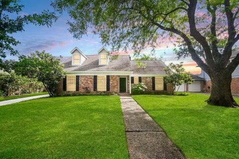 Photo of 12114 Westmere Drive, Houston, TX 77077 (MLS # 20607882)
