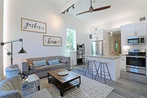Photo of 2310 Mcduffie Street #H9, Houston, TX 77019 (MLS # 33595192)