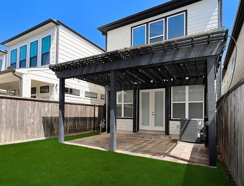 Tiny photo for 5233 Cornish Street #C, Houston, TX 77007 (MLS # 54317992)