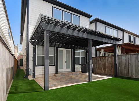 Tiny photo for 5233 Cornish Street #C, Houston, TX 77007 (MLS # 54317992)