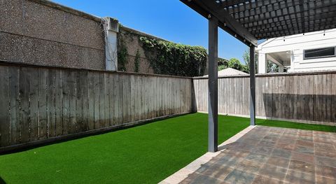 Tiny photo for 5233 Cornish Street #C, Houston, TX 77007 (MLS # 54317992)