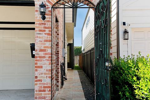 Tiny photo for 5233 Cornish Street #C, Houston, TX 77007 (MLS # 54317992)