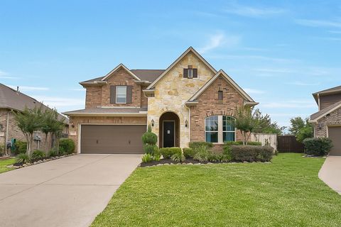 Photo of 108 Castlegate Lane, Houston, TX 77065 (MLS # 81998213)