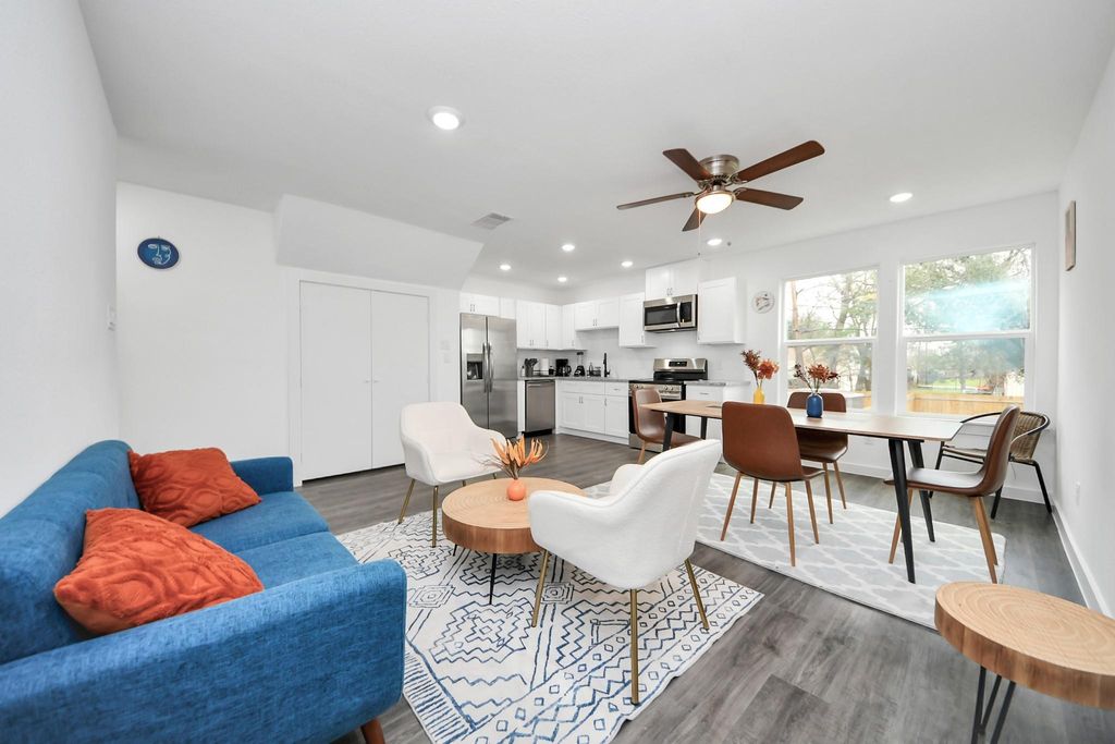 Photo of 3912 Woolworth Street, Houston, TX 77026 (MLS # 21443146)