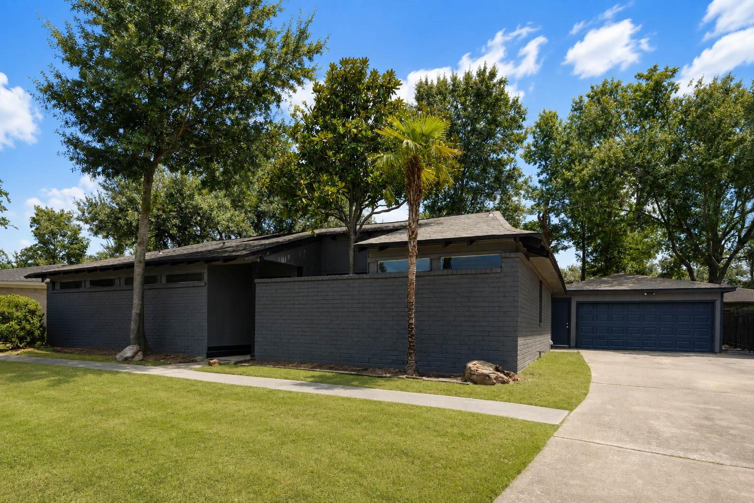 15811 Pathfield Drive