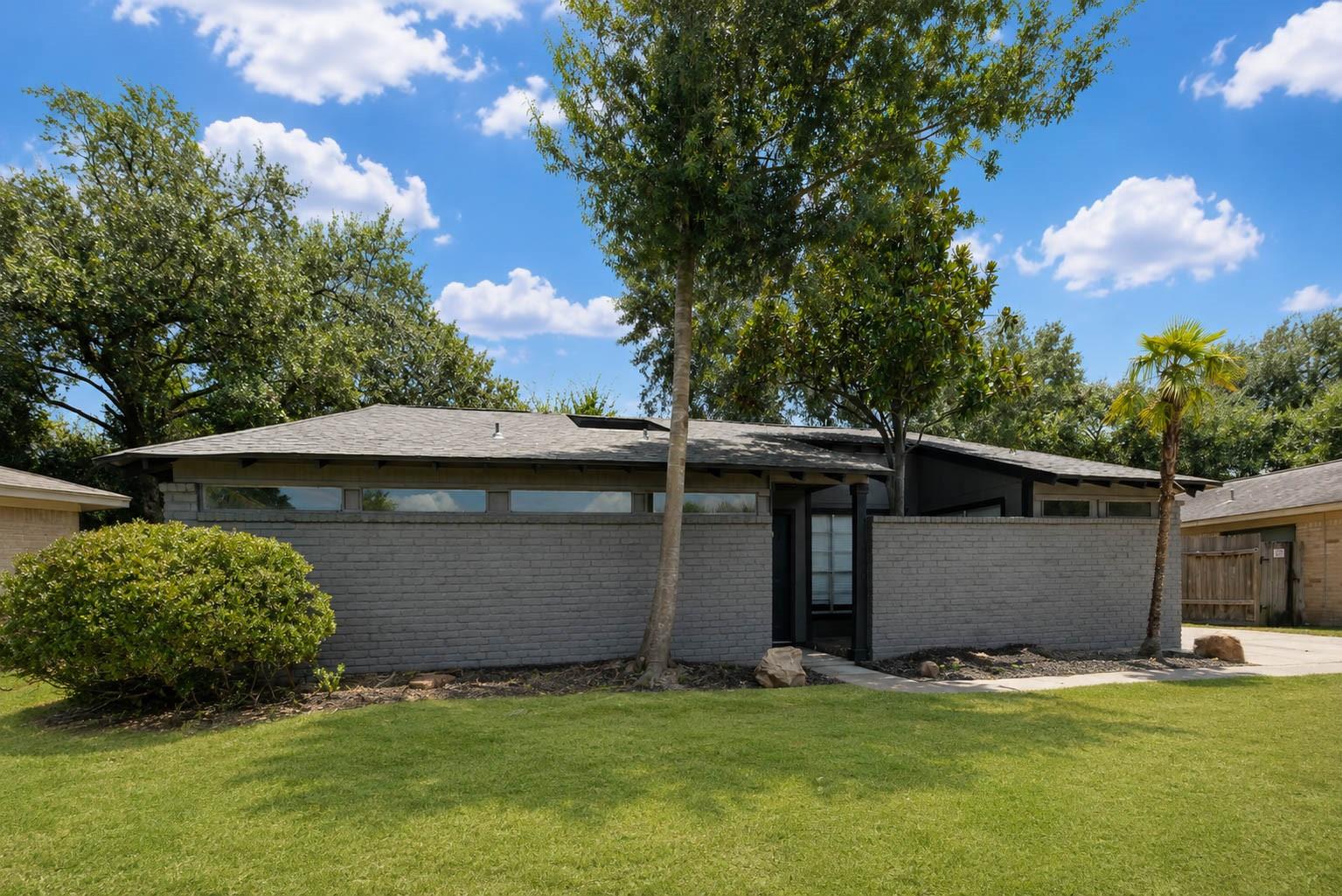 15811 Pathfield Drive