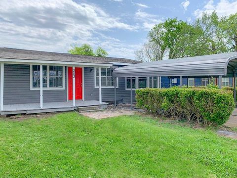 Photo of 303 Harlem Street, Sweeny, TX 77480 (MLS # 41903875) Photo of 303 Harlem Street, Sweeny, TX 77480 (MLS # 41903875)