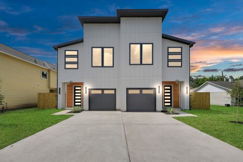Photo of 3120 Dawson Lane #A-B, Houston, TX 77051 (MLS # 79896581) Photo of 3120 Dawson Lane #A-B, Houston, TX 77051 (MLS # 79896581)