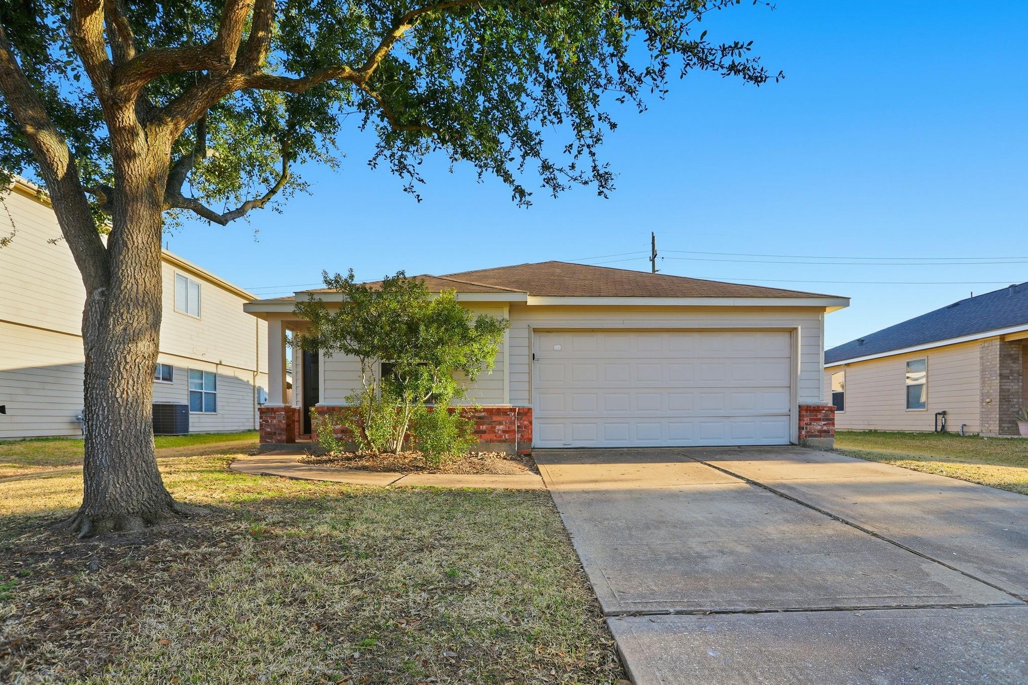 19207 Desert Moon Drive