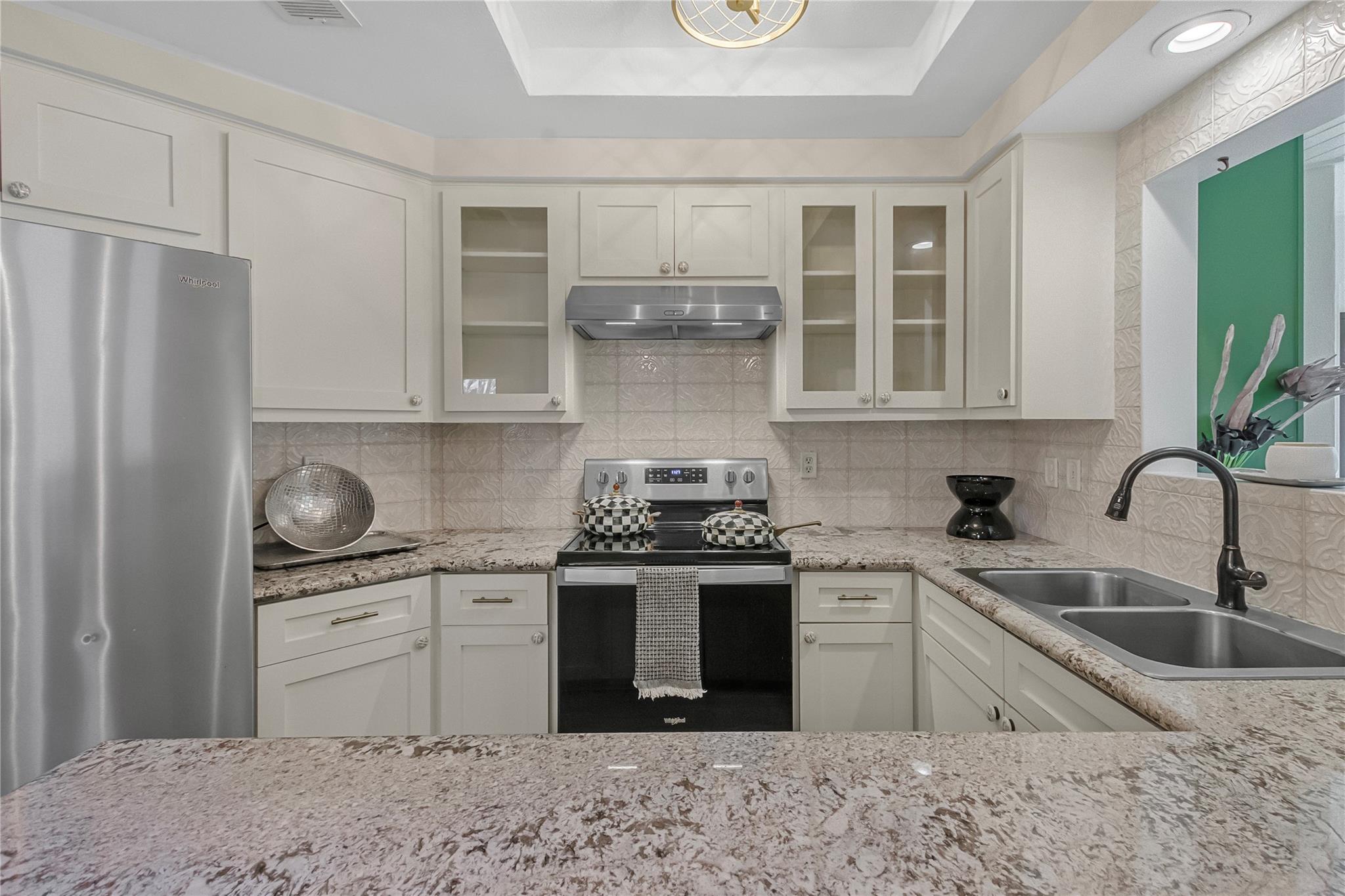 4144 Greystone Way 101