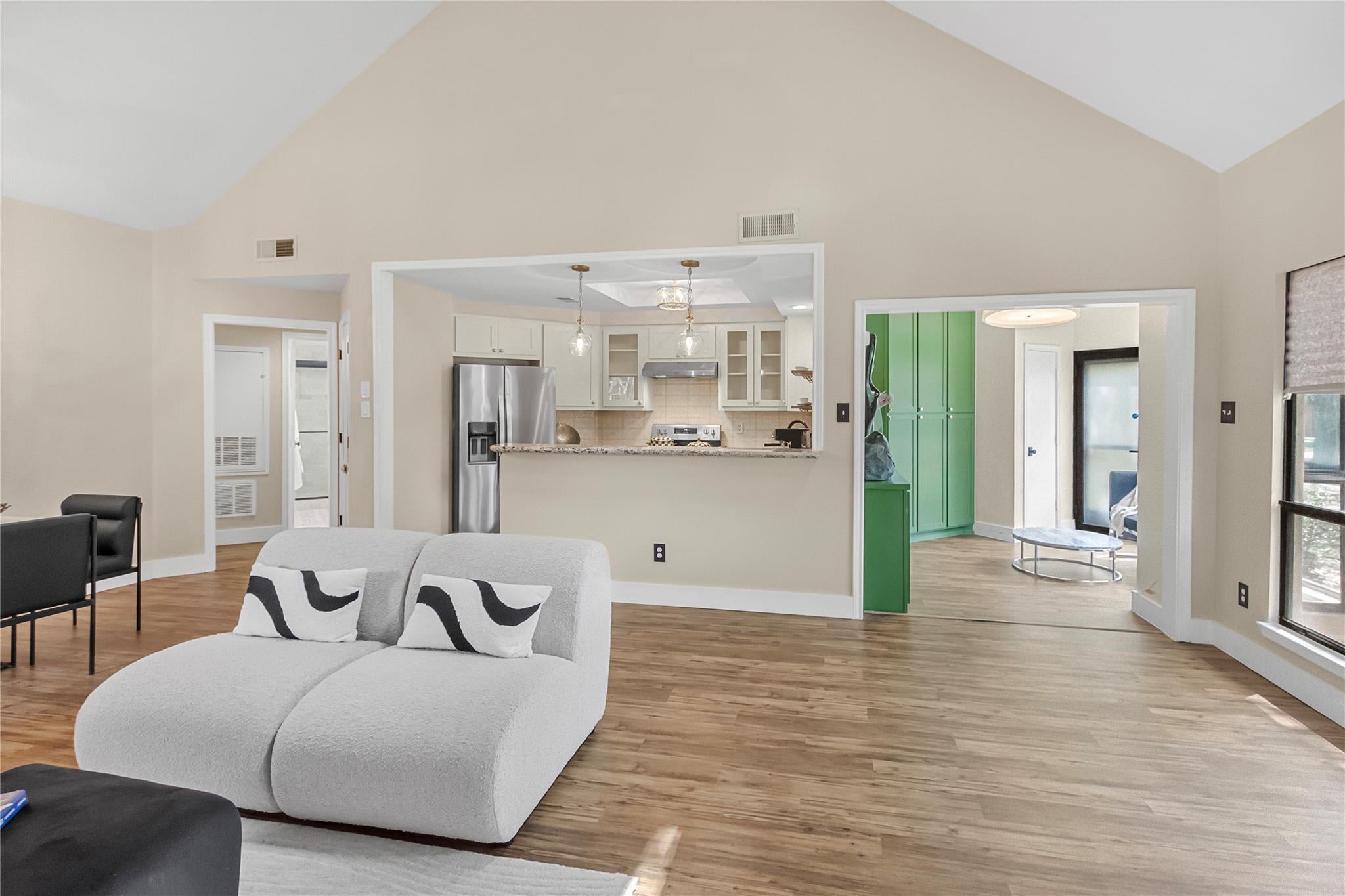4144 Greystone Way 101
