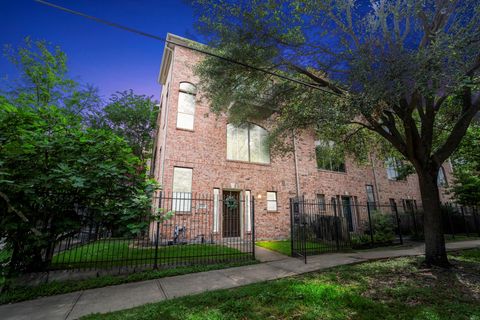 Photo of 2719 La Branch Street, Houston, TX 77004 (MLS # 59054191)
