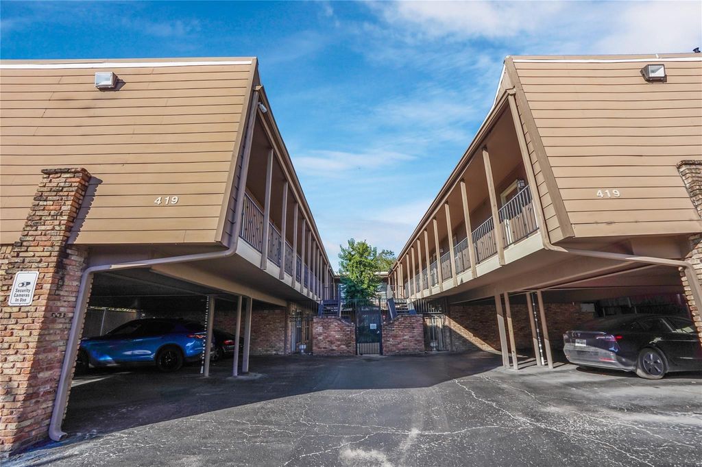 Photo of 419 Marshall Street #10, Houston, TX 77006 (MLS # 97939203)