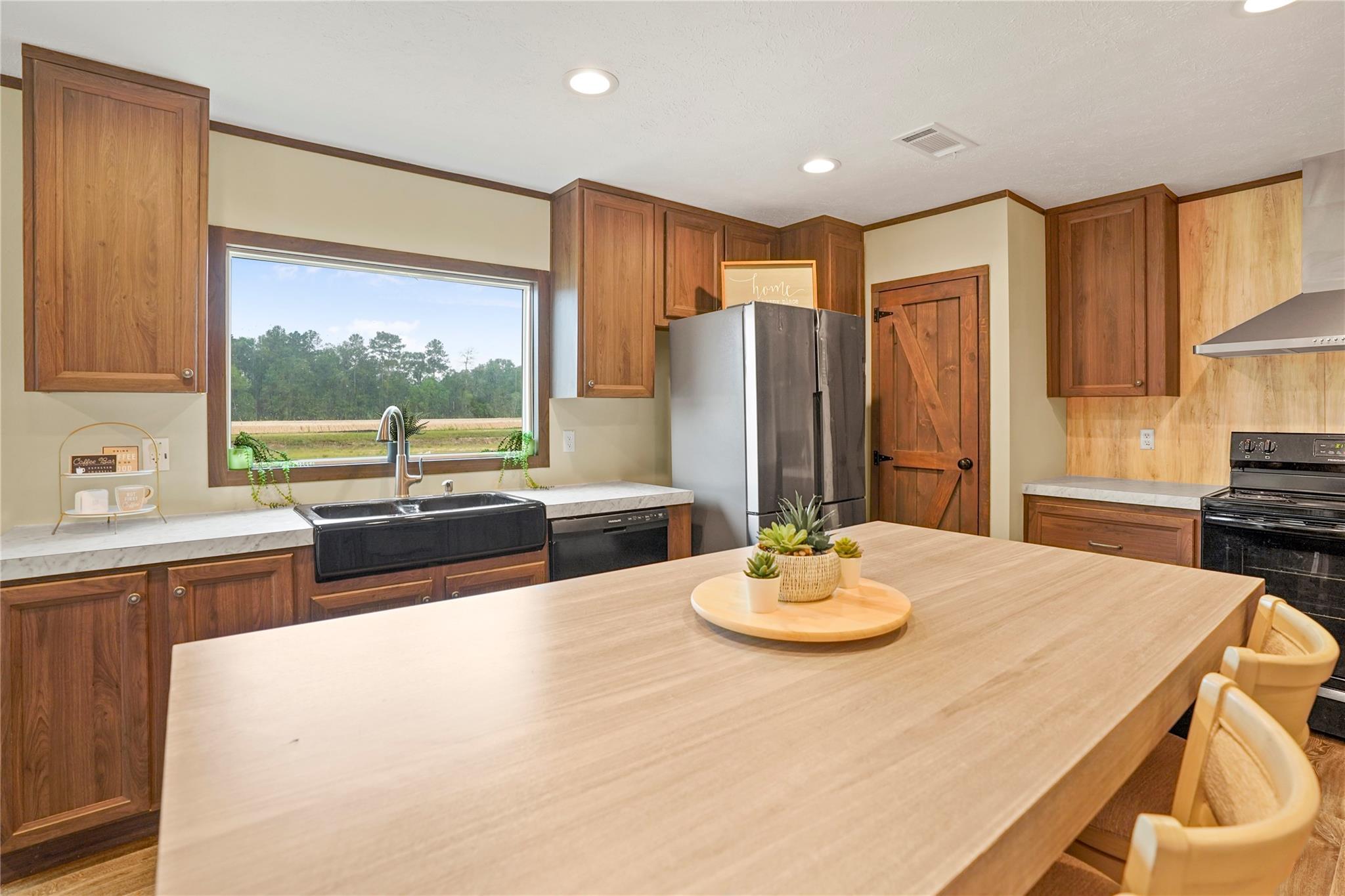 1236 Long Leaf Pine Street