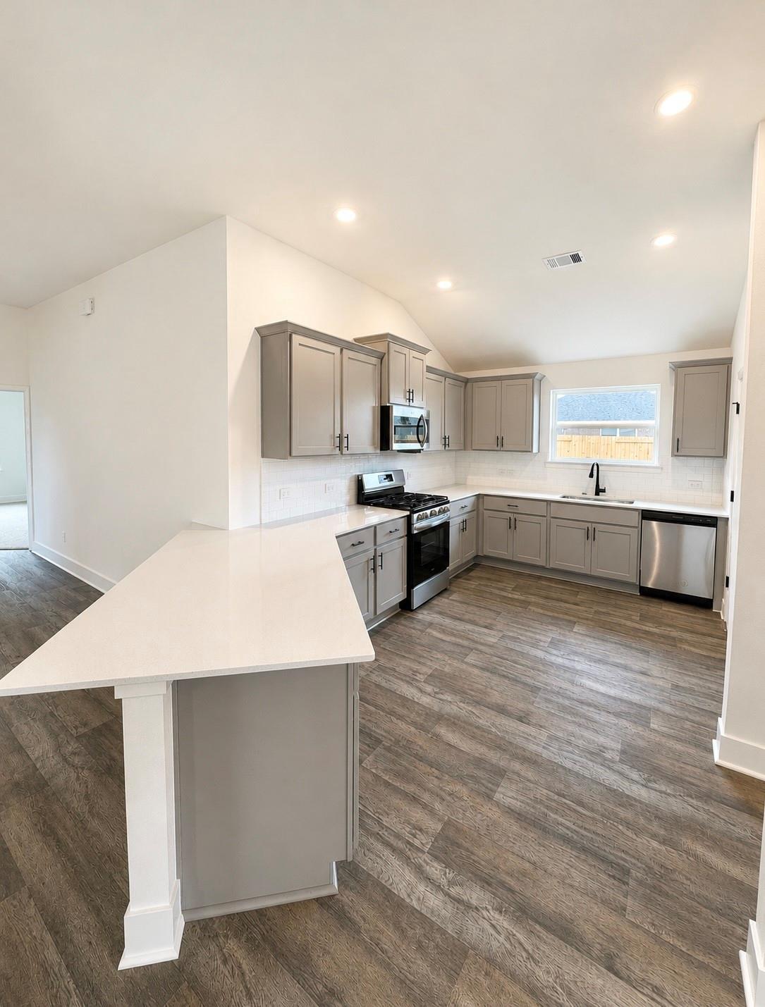 2143 Emerald Lake Trail