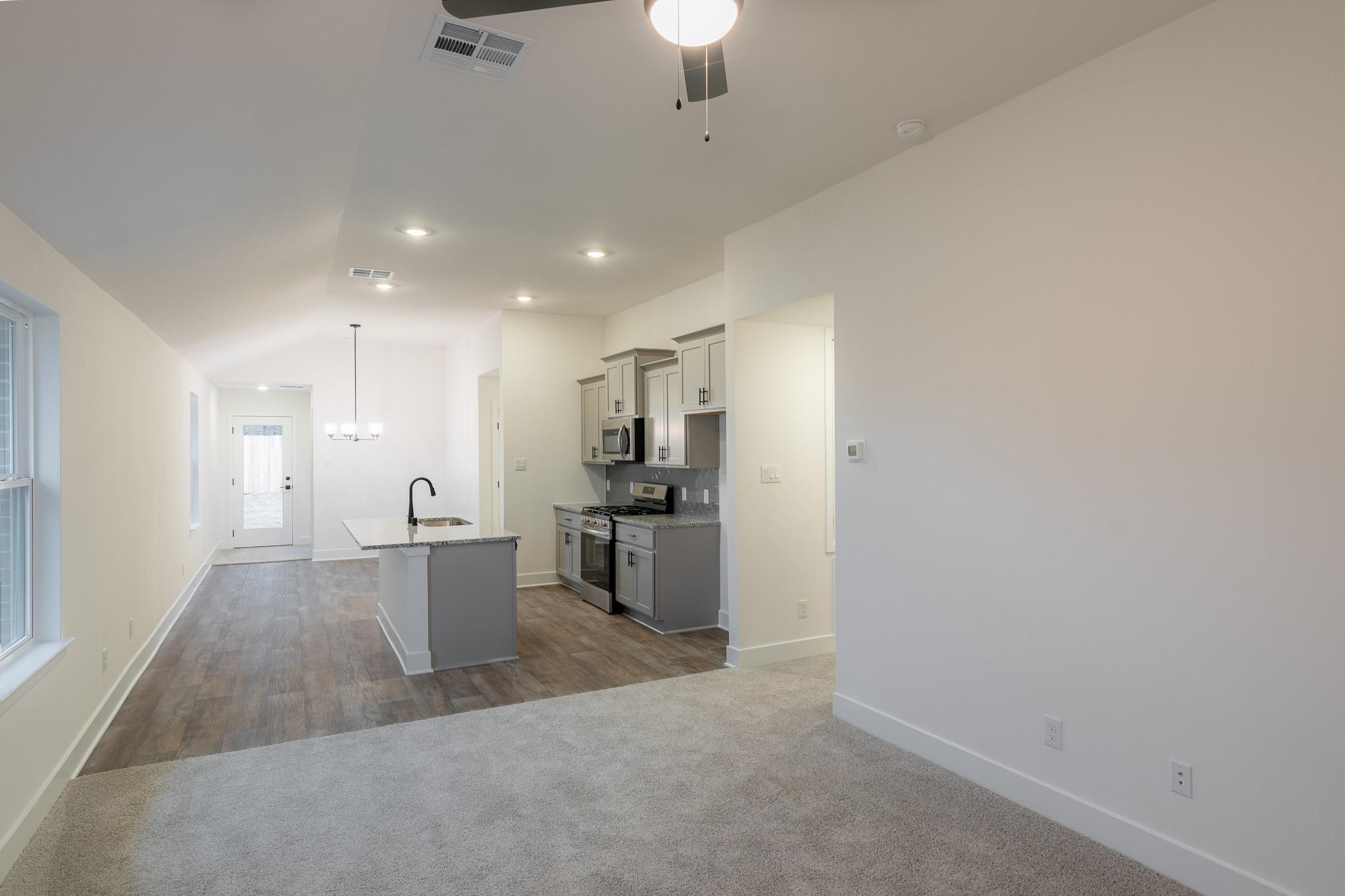 9456 Hard Rock Rd Boulevard