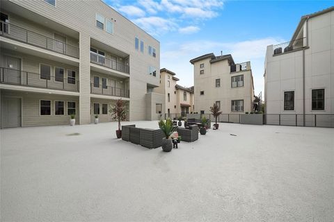 Photo of 4819 Caroline Street #101, Houston, TX 77004 (MLS # 49582131)