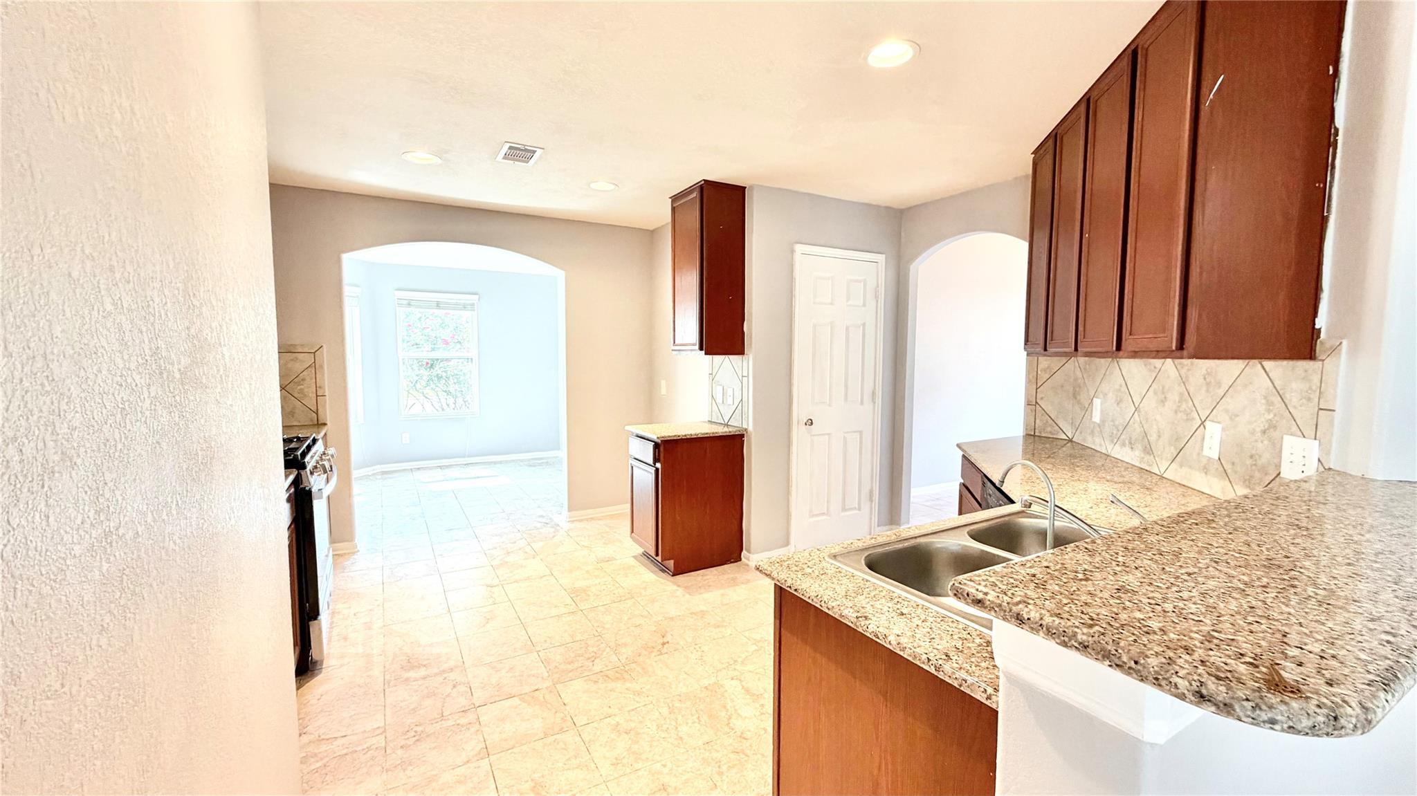 2102 Indian Clearing Trail