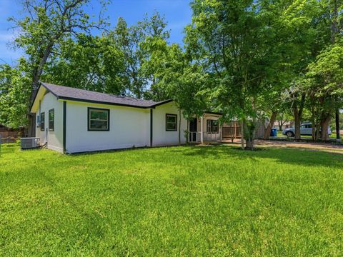 Photo of 725 Lafayette Street, Hempstead, TX 77445 (MLS # 62819331)