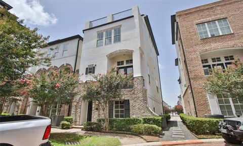 Photo of 2707 Cohn Garden, Houston, TX 77007 (MLS # 87864532)