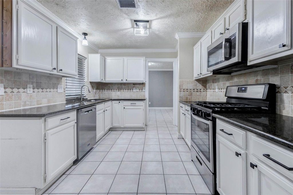 Photo of 13614 Sablegrove Lane, Houston, TX 77014 (MLS # 53458162)