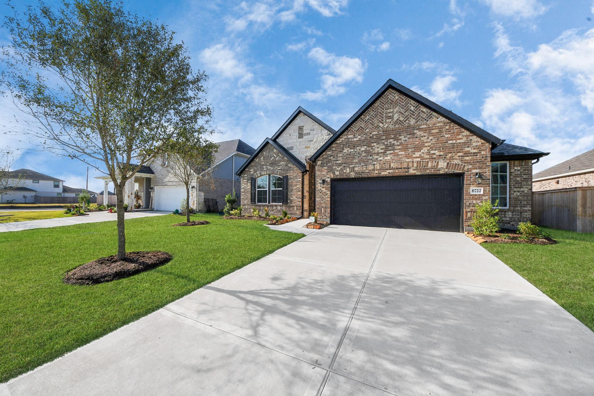 6722 Arabella Lakes Drive