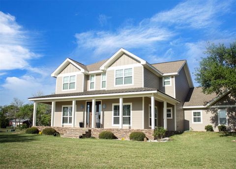 Photo of 1572 County Road 134, Hallettsville, TX 77964 (MLS # 92826236)