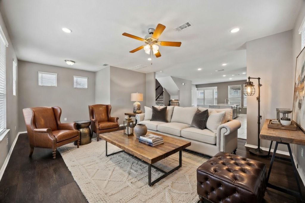 Photo of 8612 Cedardale Park Drive, Houston, TX 77063 (MLS # 90917752)