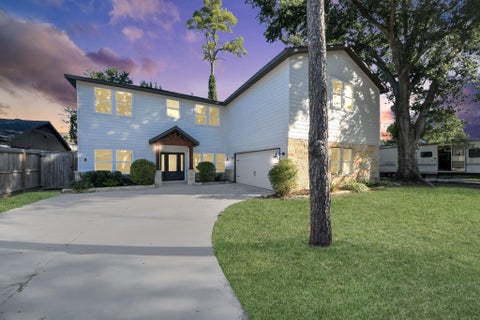 Photo of 10038 Westview Drive, Houston, TX 77055 (MLS # 89122936)