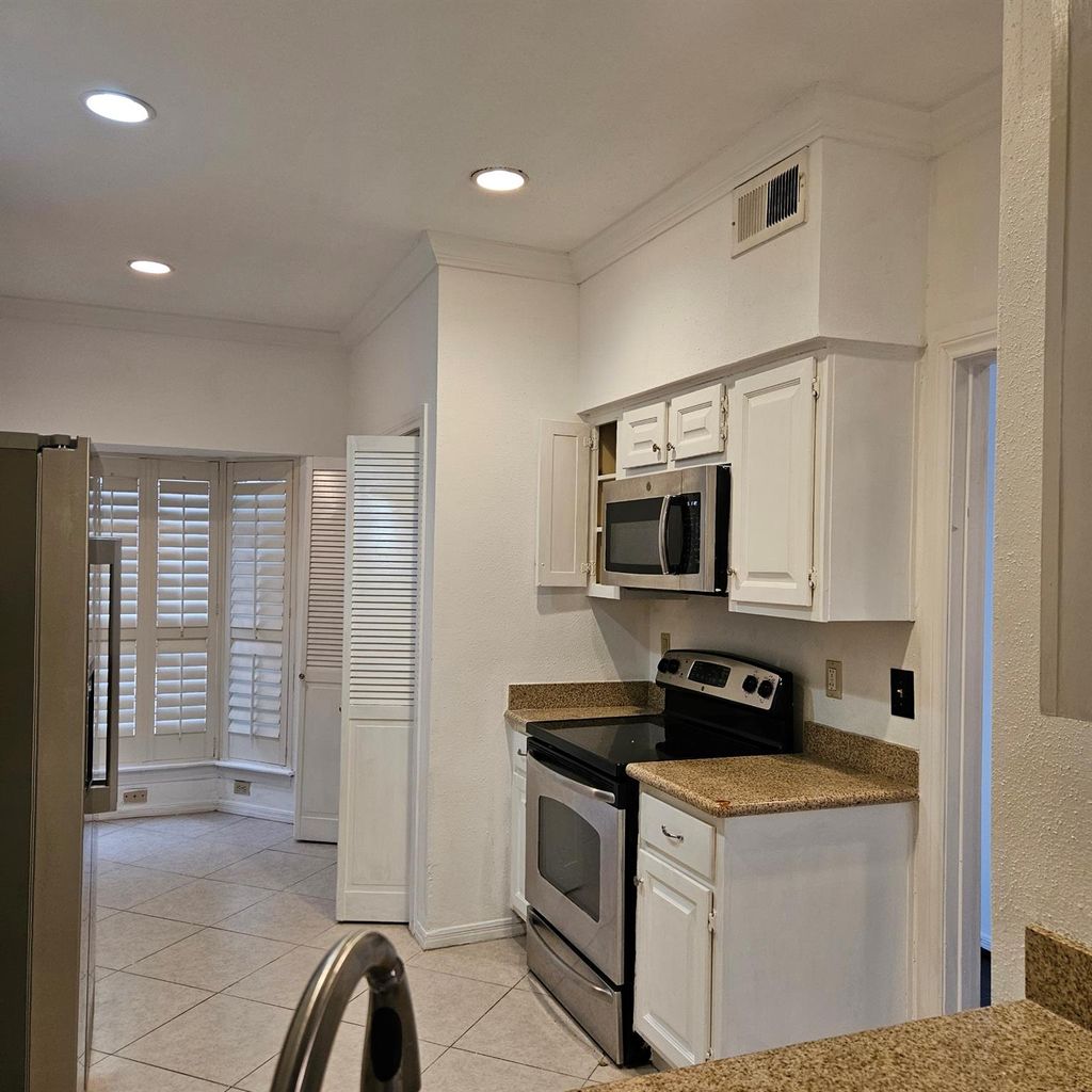 Photo of 712 Augusta Drive #712, Houston, TX 77057 (MLS # 10860882)