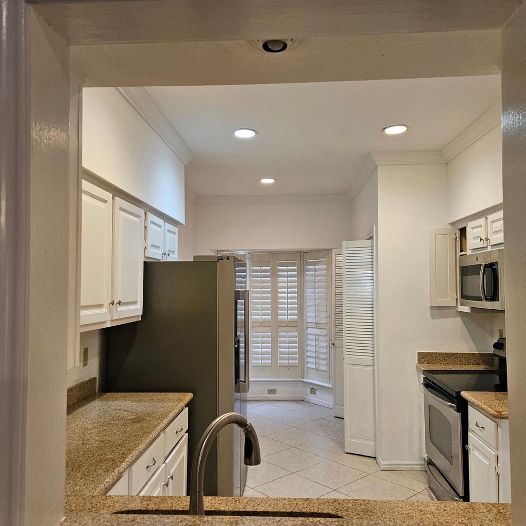 Photo of 712 Augusta Drive #712, Houston, TX 77057 (MLS # 10860882)