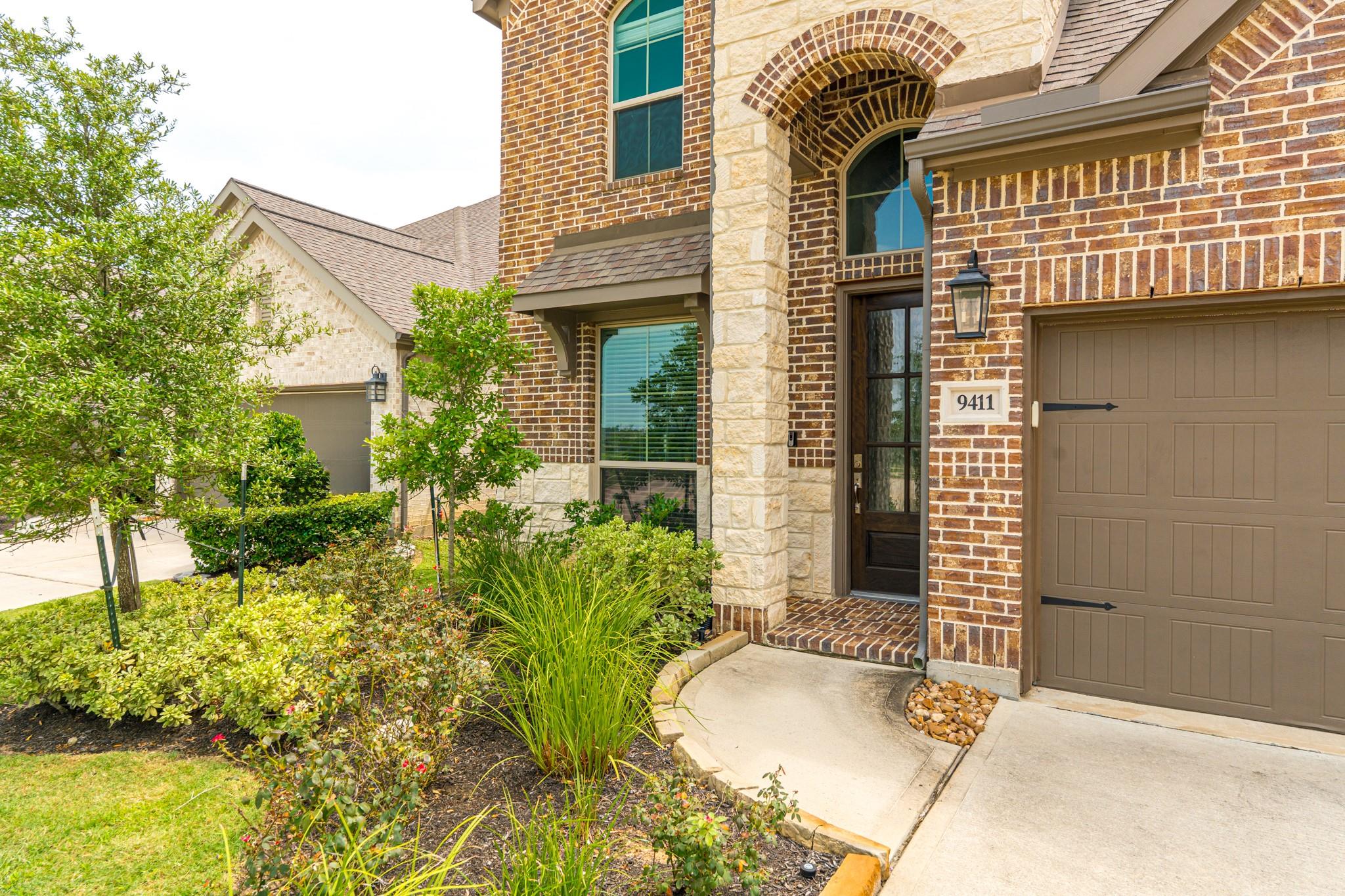 9411 Kingsford Valley Court