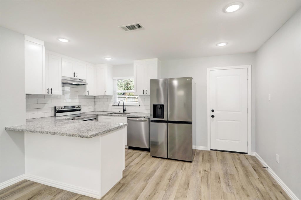 Photo of 1107 Valerie Avenue, Pasadena, TX 77502 (MLS # 49144248)