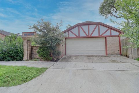 Photo of 6911 Pouter Drive, Houston, TX 77083 (MLS # 91967259) Photo of 6911 Pouter Drive, Houston, TX 77083 (MLS # 91967259)