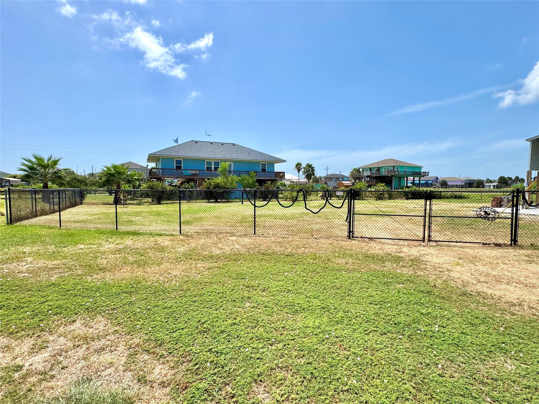 915 W Verdia Drive