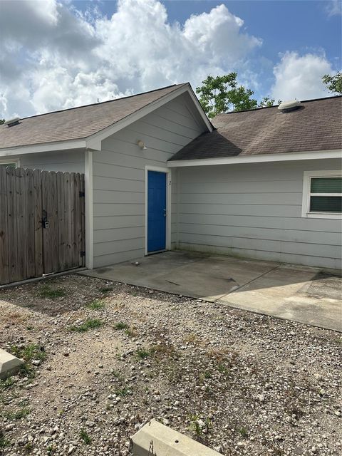 Photo of 7307 Avenue O #2, Santa Fe, TX 77510 (MLS # 66274642)