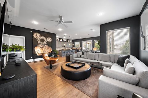 Photo of 1304 Nashua #B, Houston, TX 77008 (MLS # 95785918)