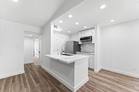 Photo of 17331 Red Oak Drive #14, Houston, TX 77090 (MLS # 37541861)