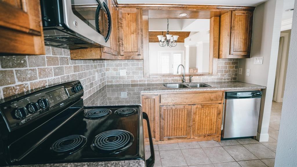 4144 Greystone Way 104