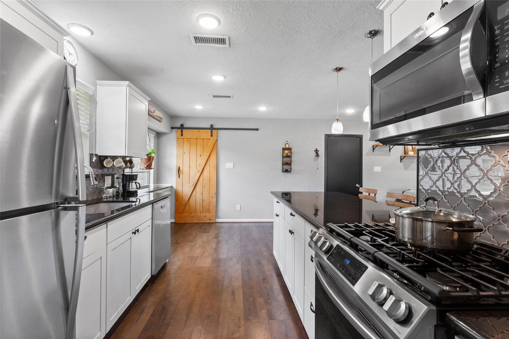 908 Morningside Court