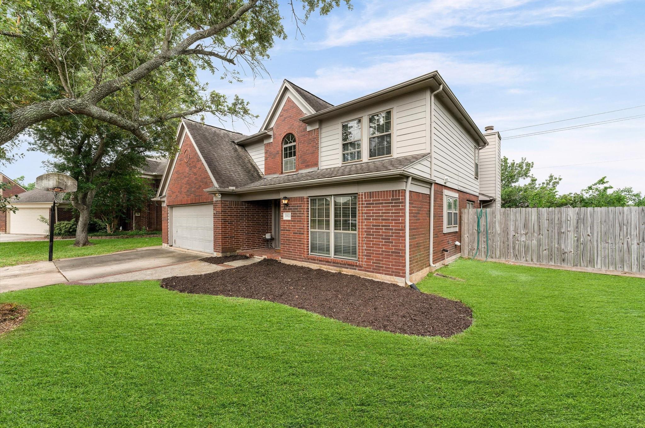 10822 Spruce Drive S