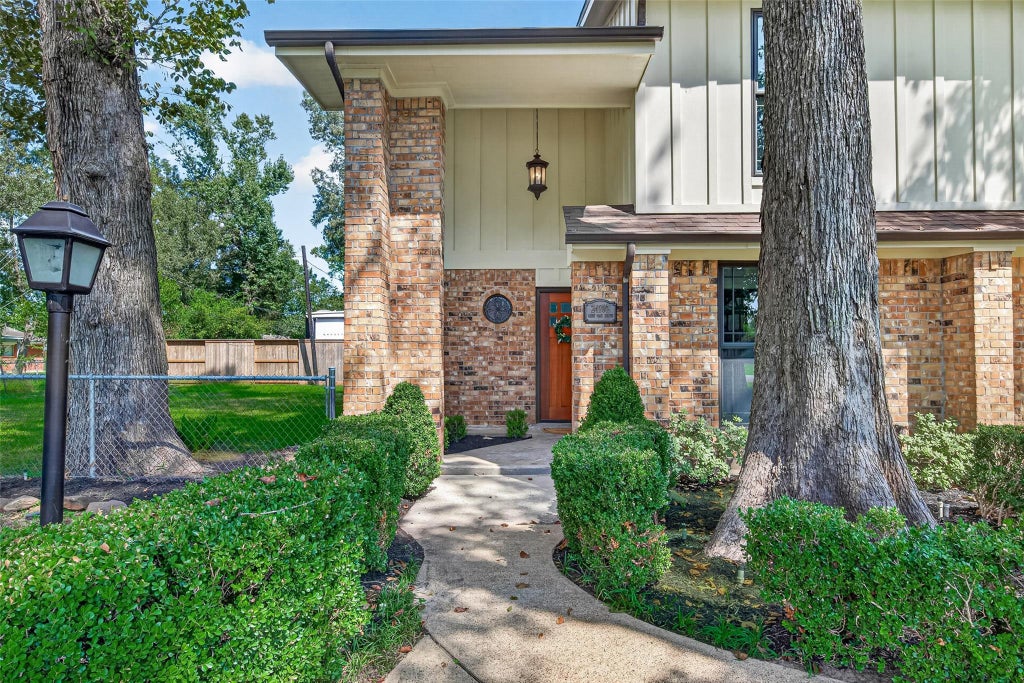 Photo of 24102 Shin Oak Drive, Huffman, TX 77336 (MLS # 80964944)