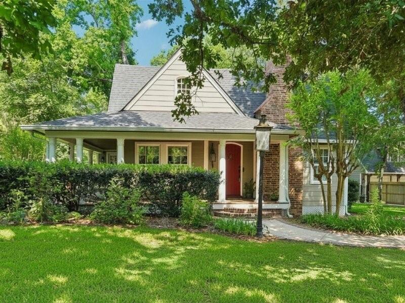 1693 Mohawk Drive