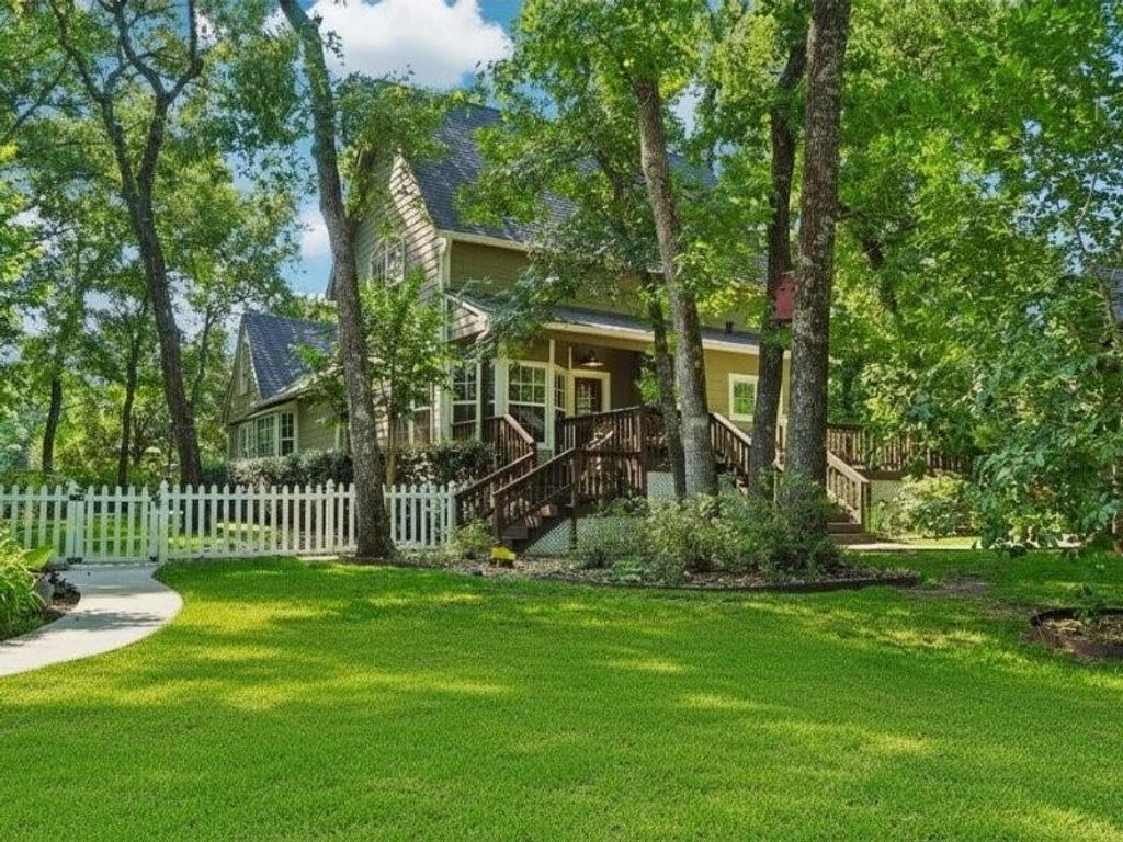 Photo of 1693 Mohawk Drive, Montgomery, TX 77316 (MLS # 40680447)