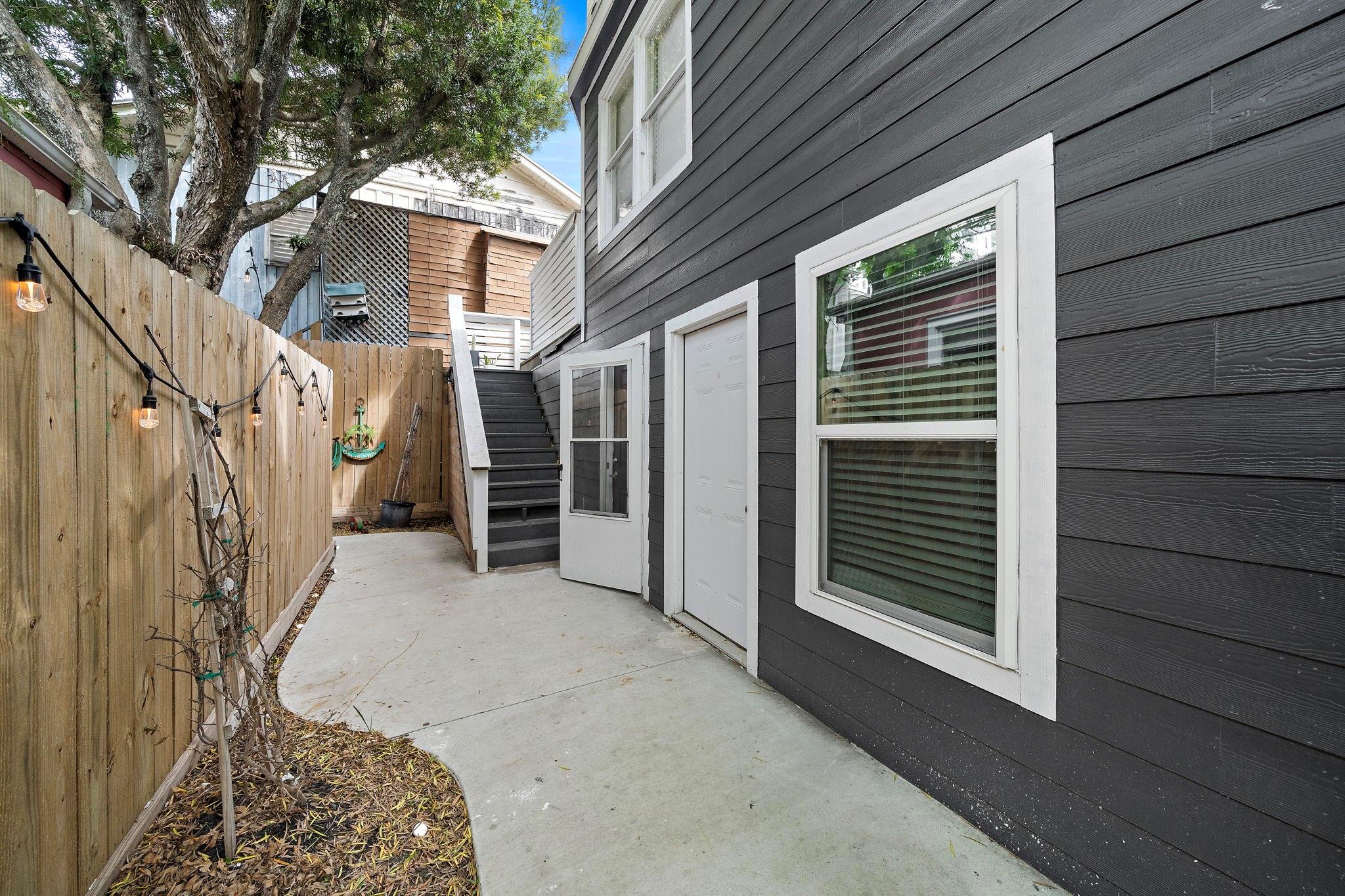 609 Sealy Street Rear