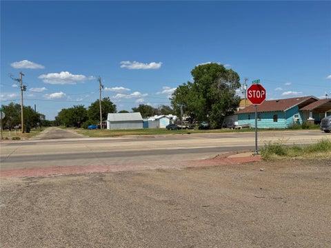 Photo of 401 Avenue F NE, Childress, TX 79201 (MLS # 39803208)