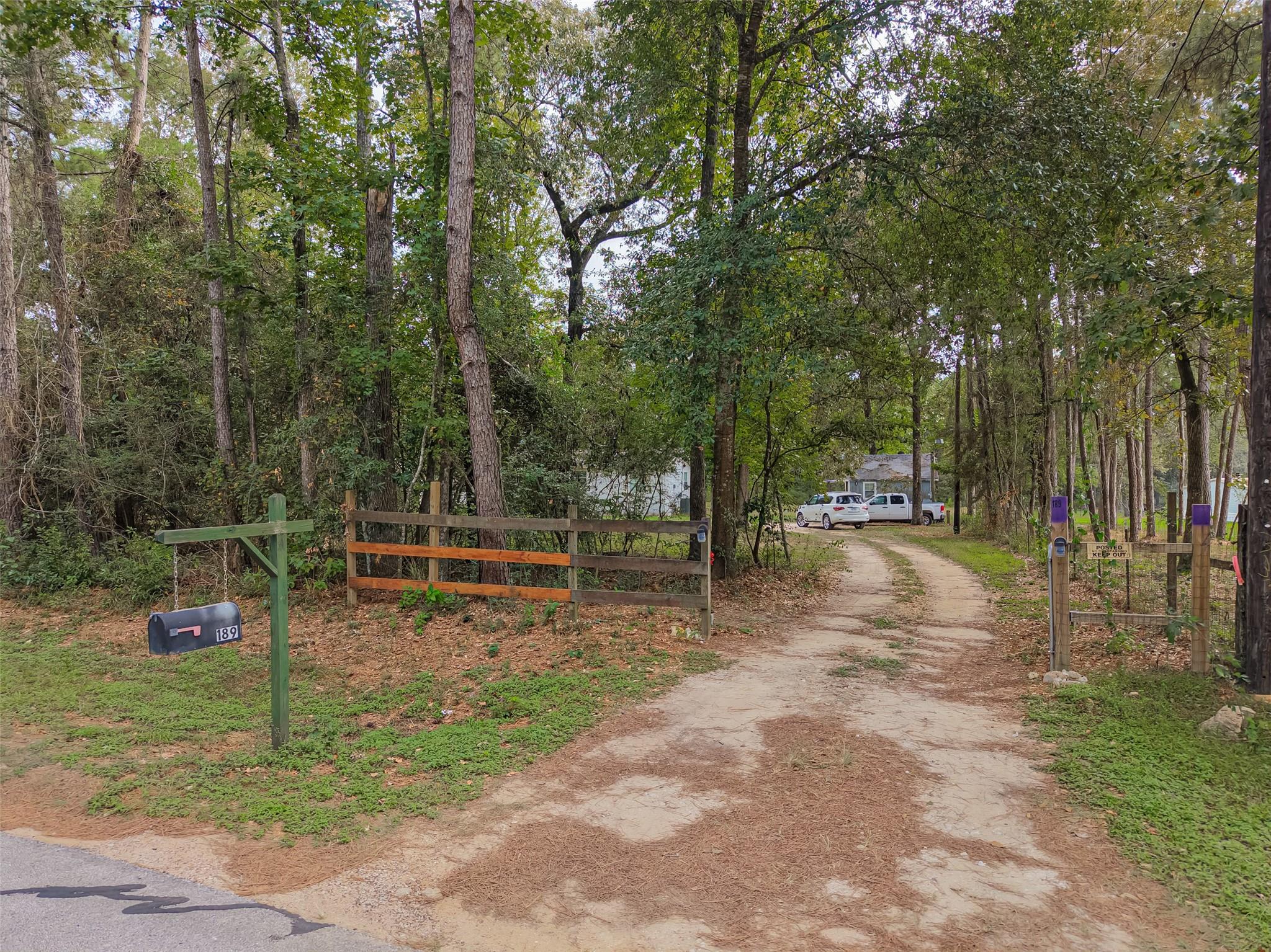 189 Hall Drive S