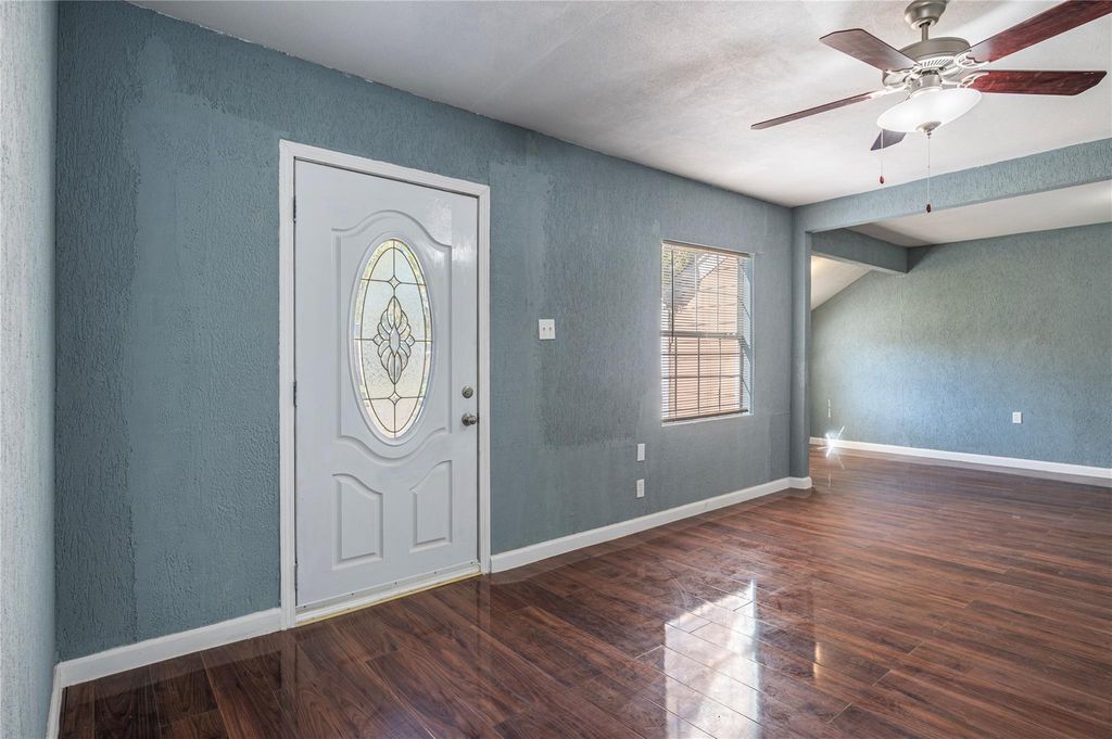 Photo of 715 Center Street, Pasadena, TX 77506 (MLS # 28142860)